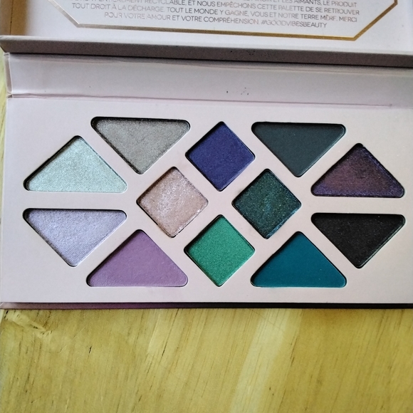 ATHR Beauty Moonlight Crystal Eye Shadow Palette Limited Edition - Picture 2 of 8